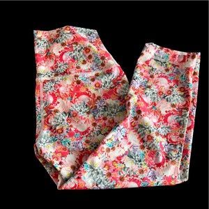 Lululemon leggings floral like new size 6 crop
